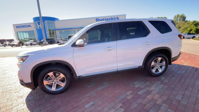 Used 2024 Honda Pilot EX-L image 6
