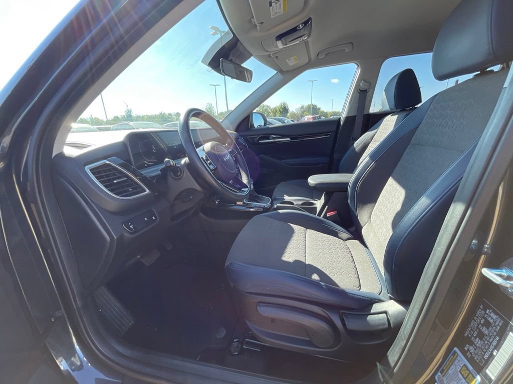 Certified 2025 Kia Seltos S AWD/4WD image 11