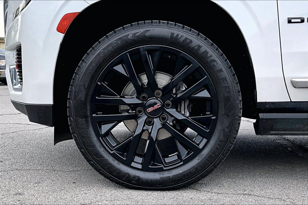 Used 2023 GMC Yukon Denali AWD/4WD image 34