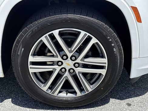 Used 2022 Chevrolet Traverse High Country FWD image 34