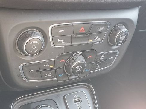 Used 2018 Jeep Compass Limited w/ Navigation Group AWD/4WD image 29
