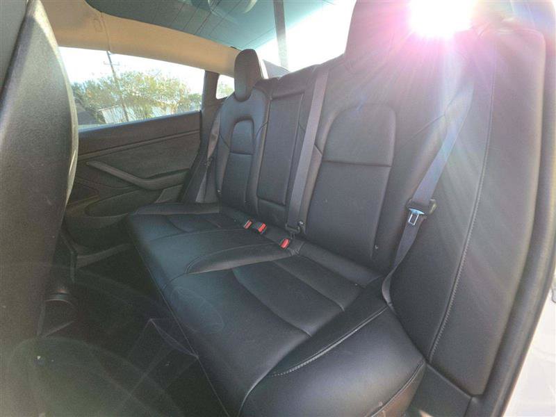 Used 2018 Tesla Model 3 Long Range RWD image 8