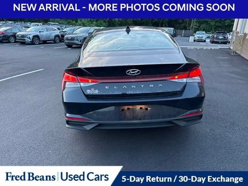 Used 2023 Hyundai Elantra SEL w/ Convenience Package FWD image 7