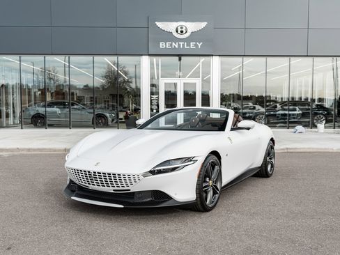 Used 2024 Ferrari Roma Spider image 1