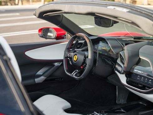 Used 2025 Ferrari SF90 Spider image 58