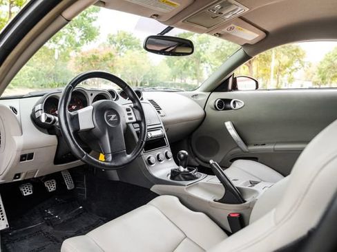 Used 2003 Nissan 350Z Touring RWD image 2