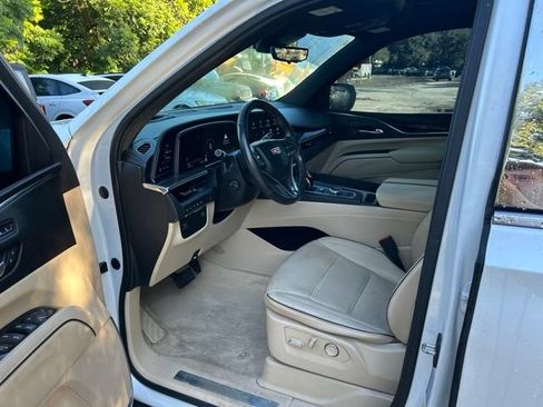 Used 2021 Cadillac Escalade Premium Luxury AWD/4WD image 5