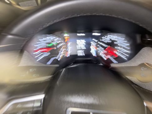 Used 2023 Jeep Compass Latitude image 10