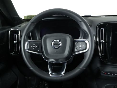 Used 2023 Volvo XC40 Recharge Ultimate w/ Protection Package Premier AWD/4WD image 8