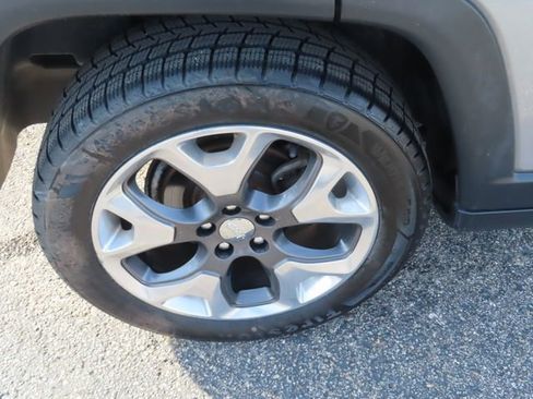 Used 2018 Jeep Compass Limited AWD/4WD image 13