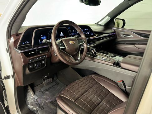 Used 2023 Cadillac Escalade Sport Platinum AWD/4WD image 11