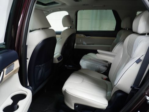 Used 2024 Hyundai Palisade Limited image 18