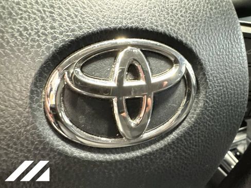 Used 2019 Toyota Camry LE FWD image 32