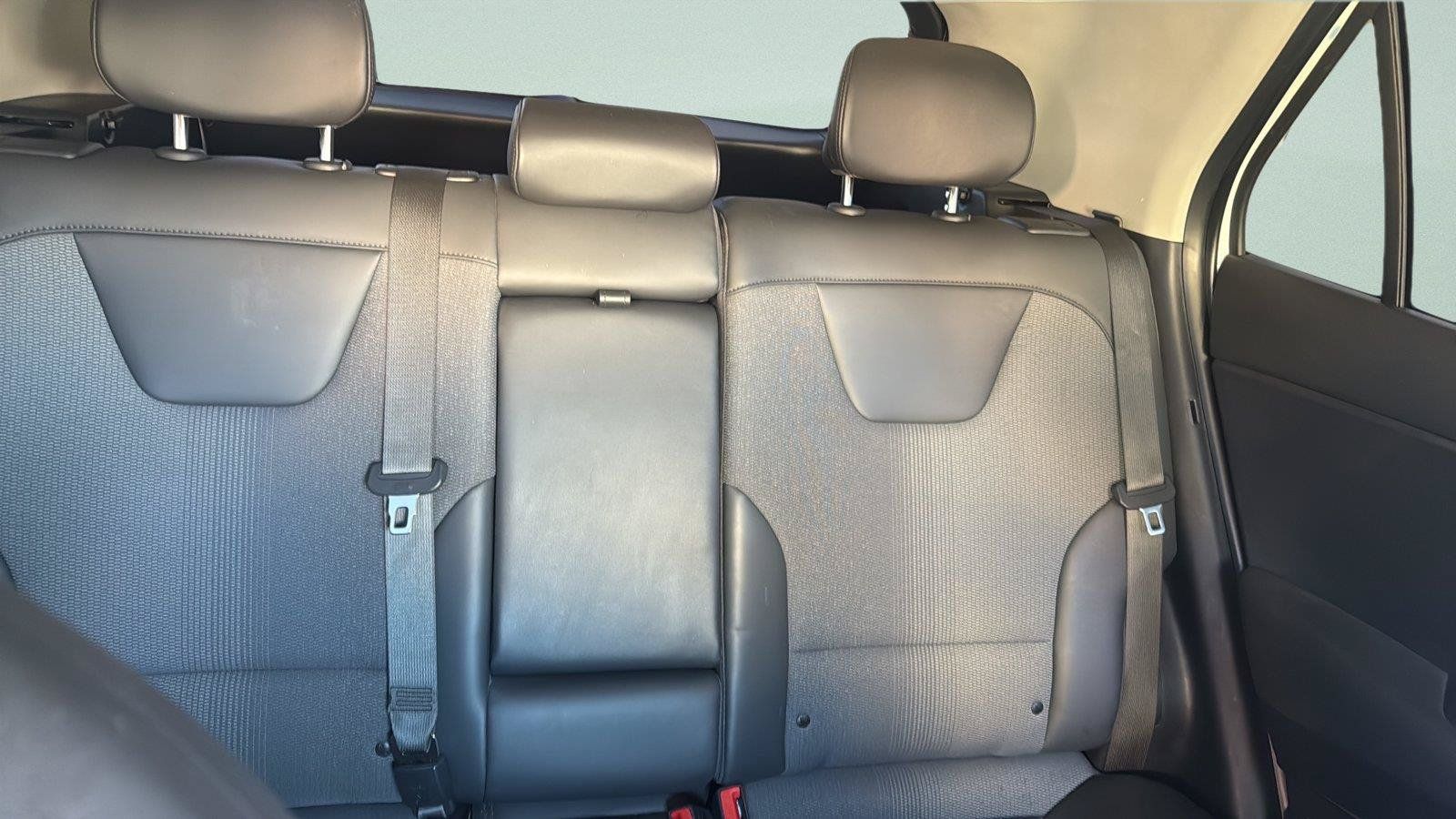 Used 2025 Kia Niro EX FWD image 26