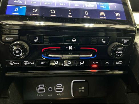 Used 2021 Jeep Grand Cherokee L Limited image 28