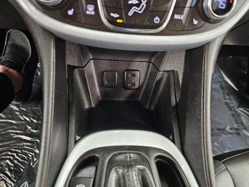 Used 2017 Chevrolet Volt LT w/ Comfort Package image 17