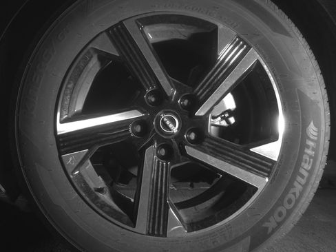 Used 2025 Nissan Sentra SV image 14