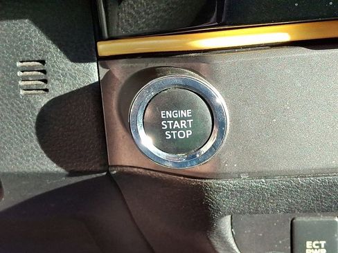 Used 2016 Toyota Tacoma TRD Sport w/ Towing Package image 23