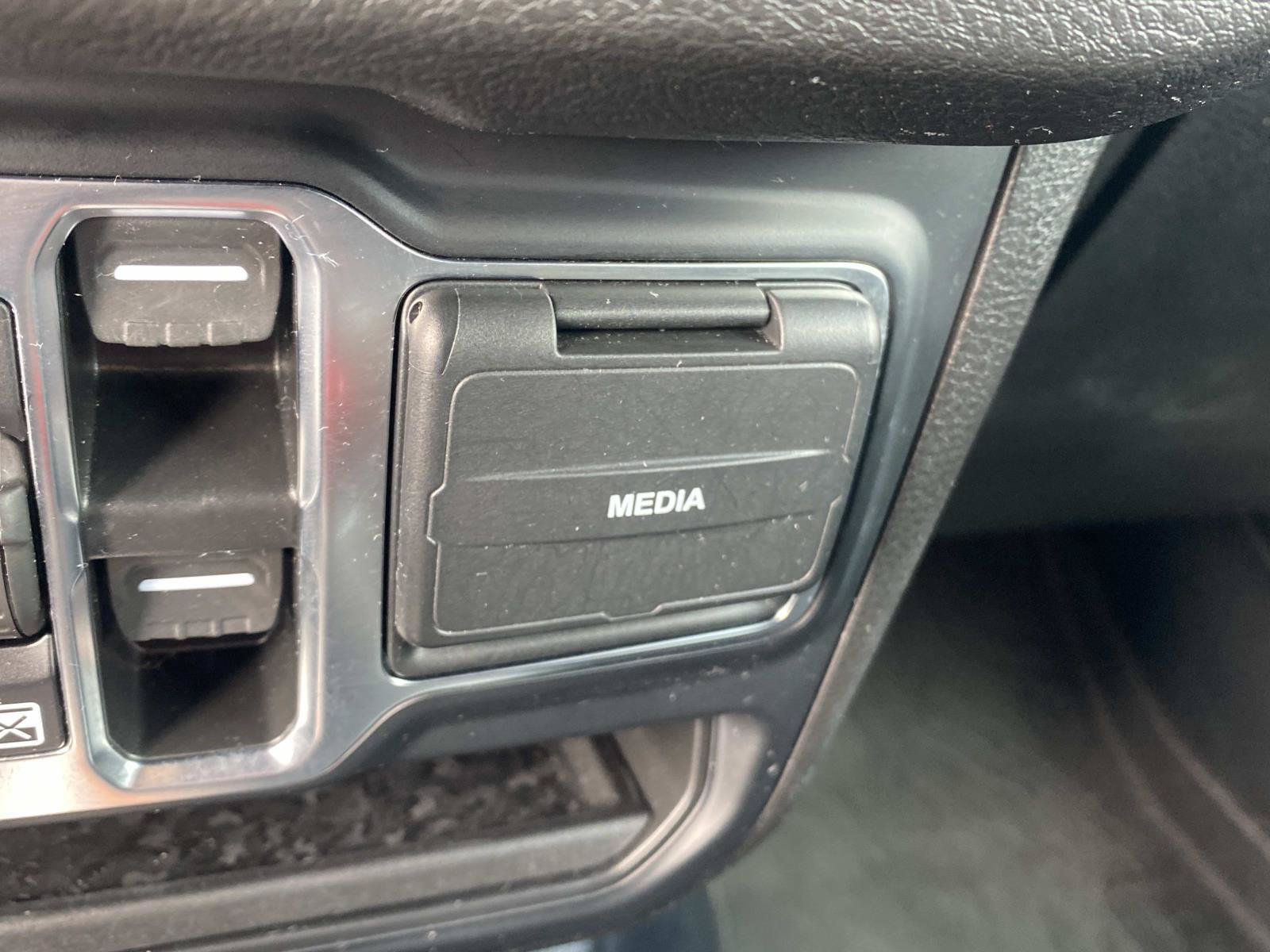 Used 2024 Jeep Wrangler Unlimited Sport AWD/4WD image 33