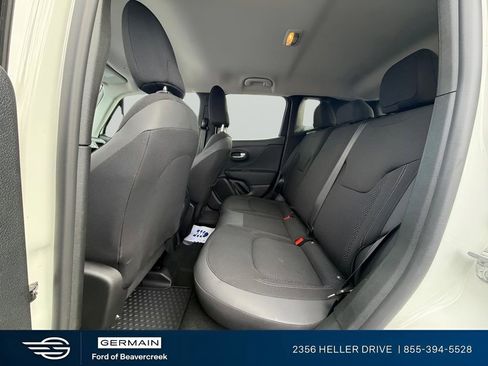 Used 2023 Jeep Renegade Latitude w/ Premium Group AWD/4WD image 17