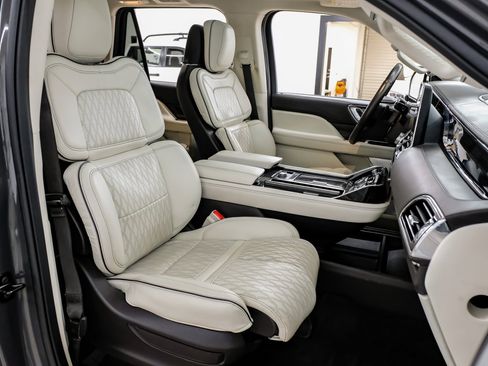Used 2022 Lincoln Navigator Black Label image 41