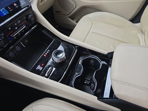 Used 2023 Jeep Grand Cherokee Limited w/ Luxury Tech Group II image 25