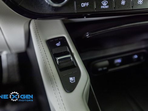 Used 2025 Kia Telluride SX w/ SX Captain's Chair Package AWD/4WD image 23