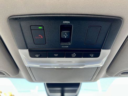 Used 2025 Nissan Altima 2.5 SL FWD image 29