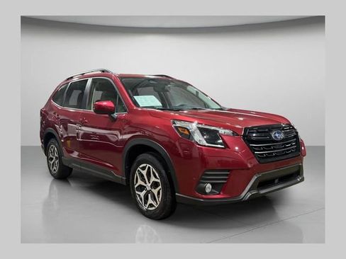 Used 2023 Subaru Forester Premium AWD/4WD image 1