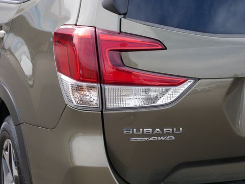 Used 2023 Subaru Forester Premium AWD/4WD image 17