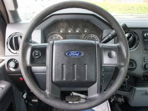 Used 2016 Ford F550 2WD Regular Cab Super Duty image 23