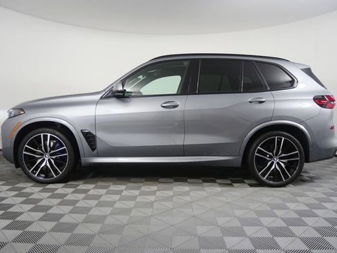 Certified 2024 BMW X5 xDrive40i w/ M Sport Package AWD/4WD image 6