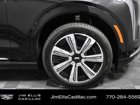 New 2025 Cadillac Escalade IQ Luxury 2 AWD/4WD image 42