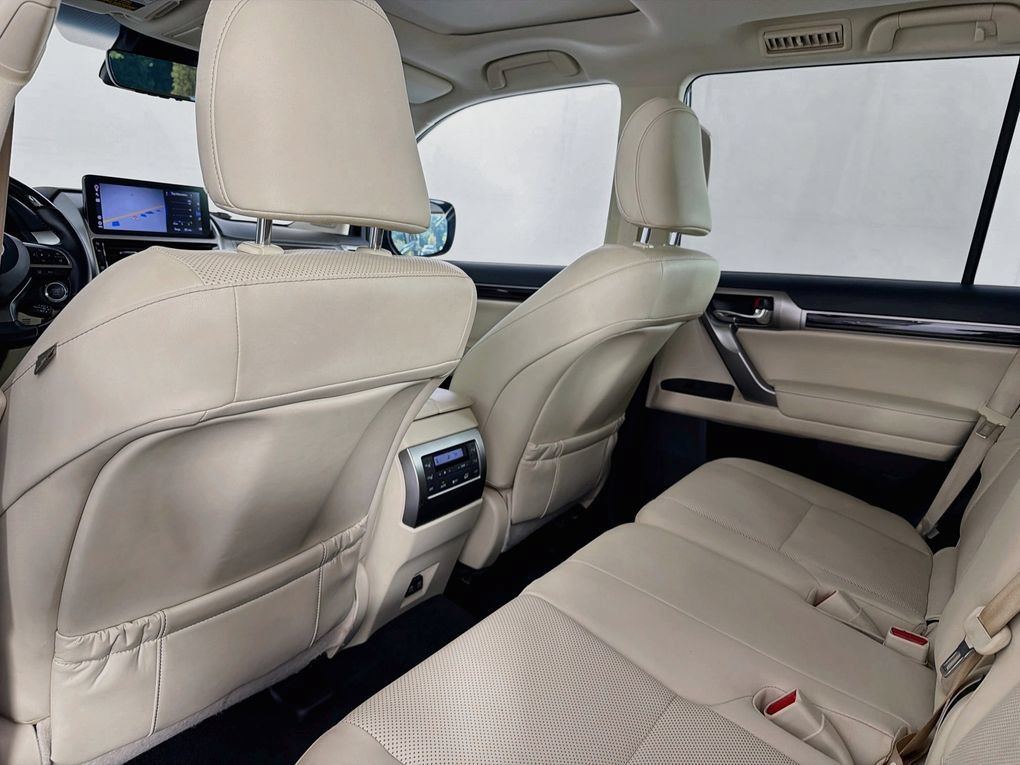 Used 2023 Lexus GX 460 Premium w/ Premium Package AWD/4WD image 39