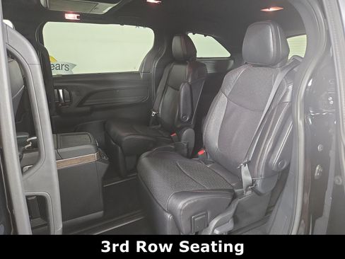 Used 2026 Toyota Sienna Platinum AWD/4WD image 12