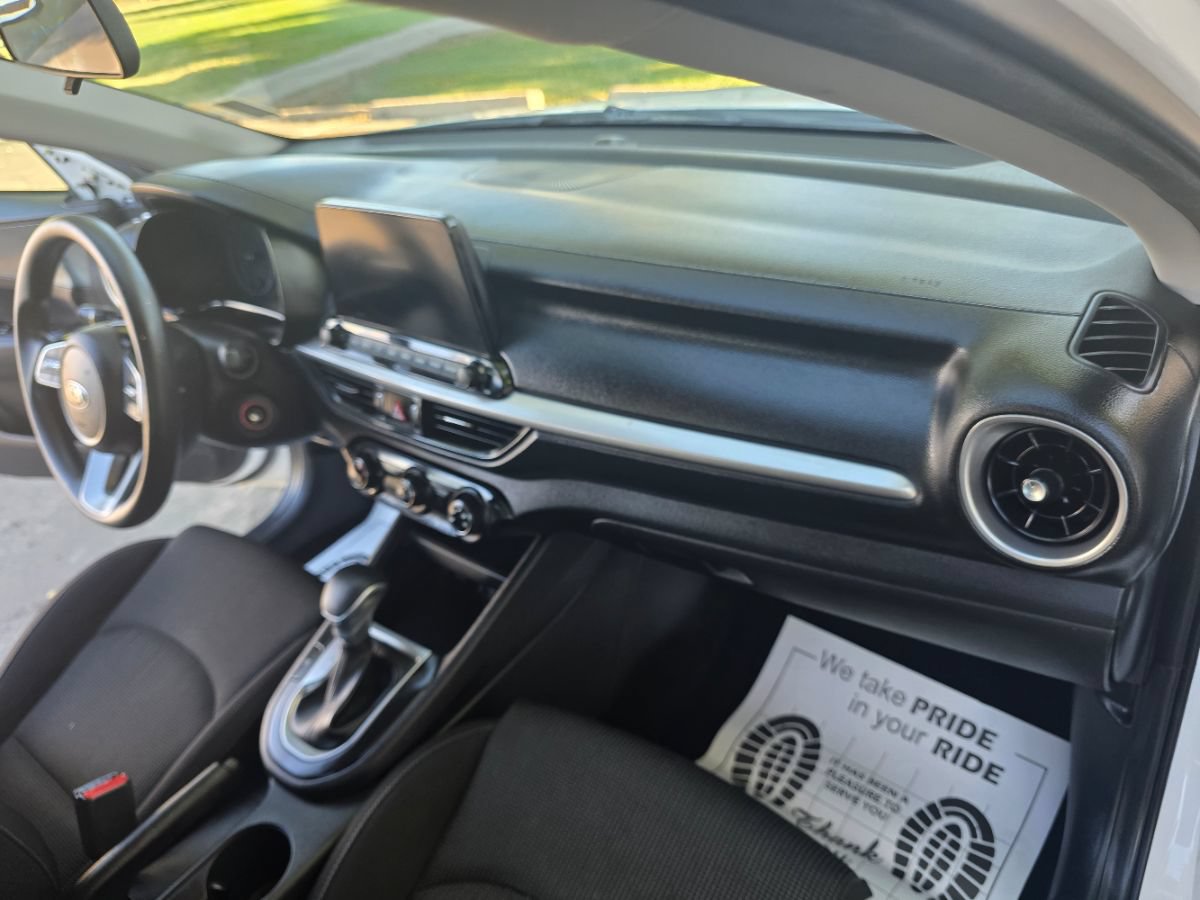 Used 2020 Kia Forte LXS FWD image 19