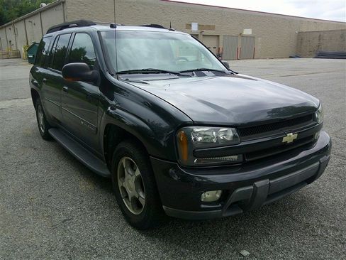 Used 2004 Chevrolet TrailBlazer 4WD w/ LT Preferred Equipment Group image 6