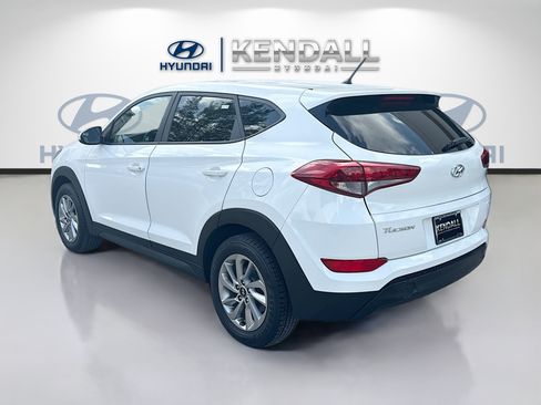 Used 2018 Hyundai Tucson SE w/ Cargo Package AWD/4WD image 4