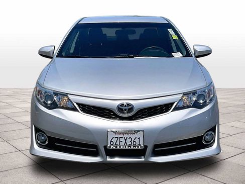 Used 2013 Toyota Camry SE FWD image 3