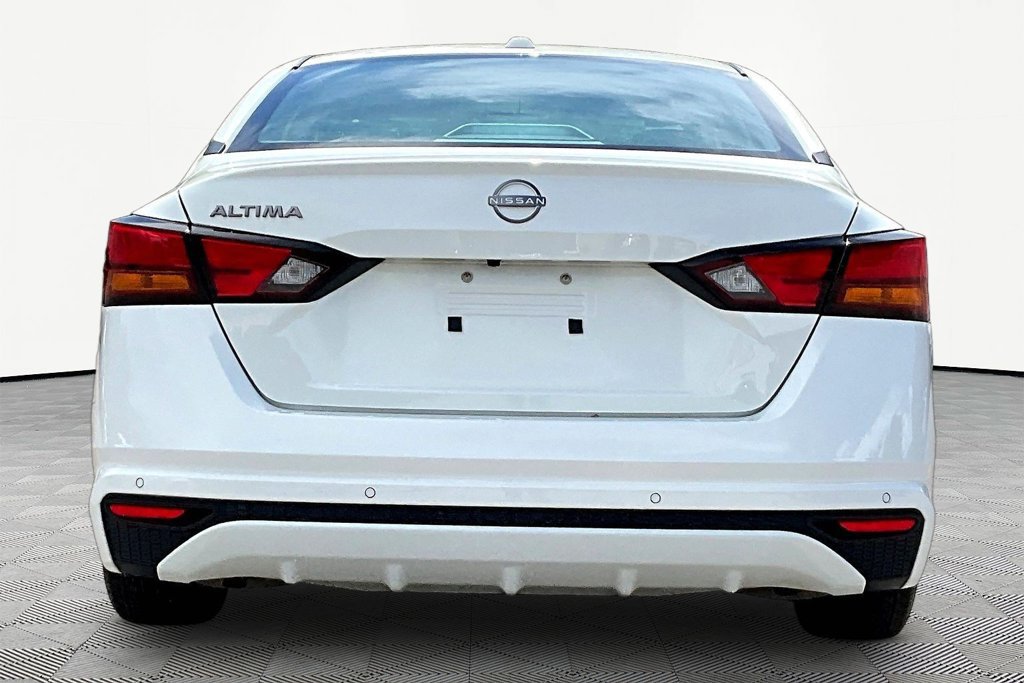 Used 2025 Nissan Altima 2.5 SV FWD image 6