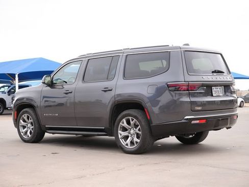 Used 2022 Jeep Wagoneer Series II RWD image 5