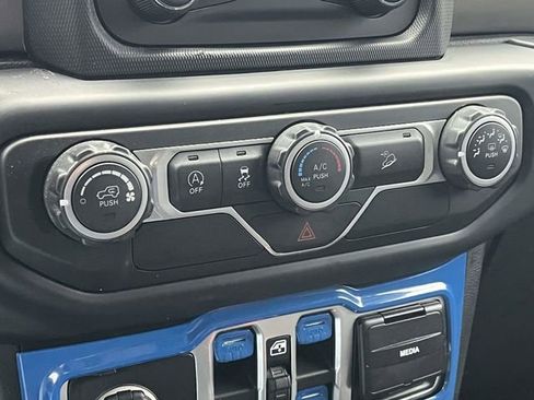 Used 2018 Jeep Wrangler Unlimited Sport S image 30