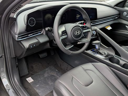 New 2025 Hyundai Elantra Limited image 8