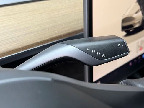 Used 2022 Tesla Model Y Performance image 37