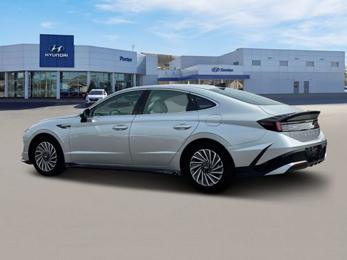 New 2025 Hyundai Sonata Limited FWD image 4