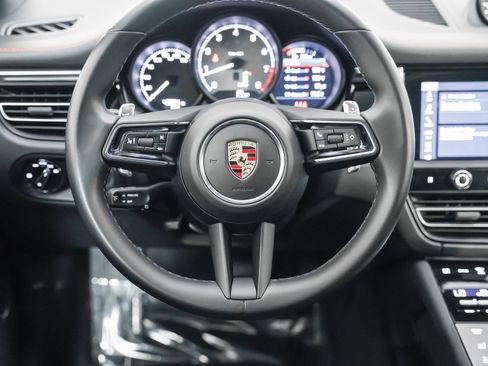 Certified 2022 Porsche Macan S w/ Premium Package Plus image 17