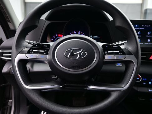 Certified 2023 Hyundai Elantra SEL FWD image 21