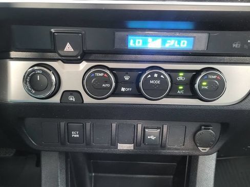 Used 2023 Toyota Tacoma SR AWD/4WD image 17