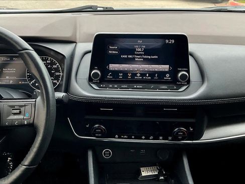 Certified 2023 Nissan Rogue SV w/ SV Premium B Package image 7