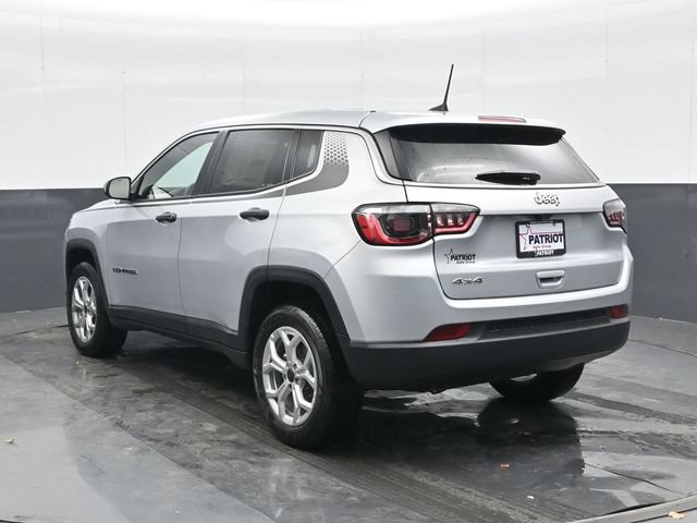 Used 2025 Jeep Compass Sport w/ Mopar Graphics Package AWD/4WD image 2